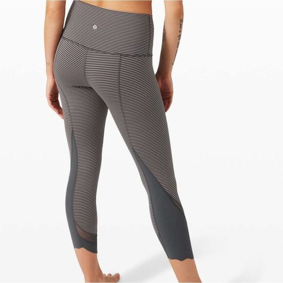 LULULEMON wunder Under Roll Down Scalloped Crop - Picture 1 of 5